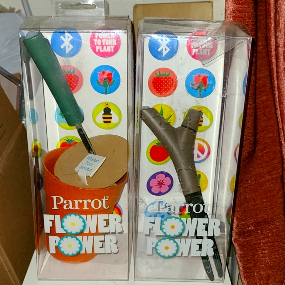 Parrot Flower Power